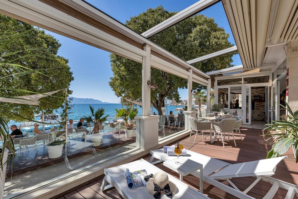 Sea view, Breakfast, Lunch, sunbed, sunbed