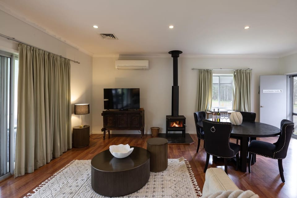 Gartelmann Studio at Gartelmanns Wines Apartment in Keinbah