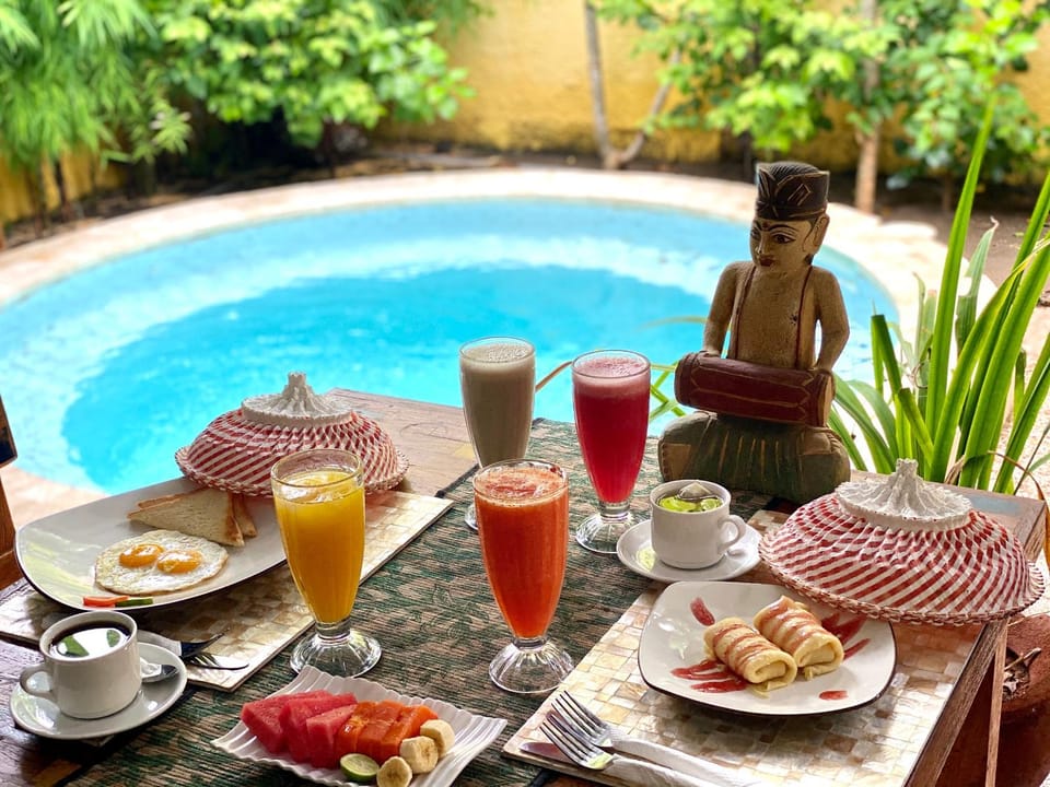 Patio, Garden, Garden view, Pool view, Swimming pool, Swimming pool, Breakfast, Continental breakfast, American breakfast, Non alcoholic drinks