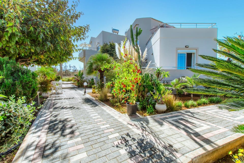 Property building, Patio, Garden