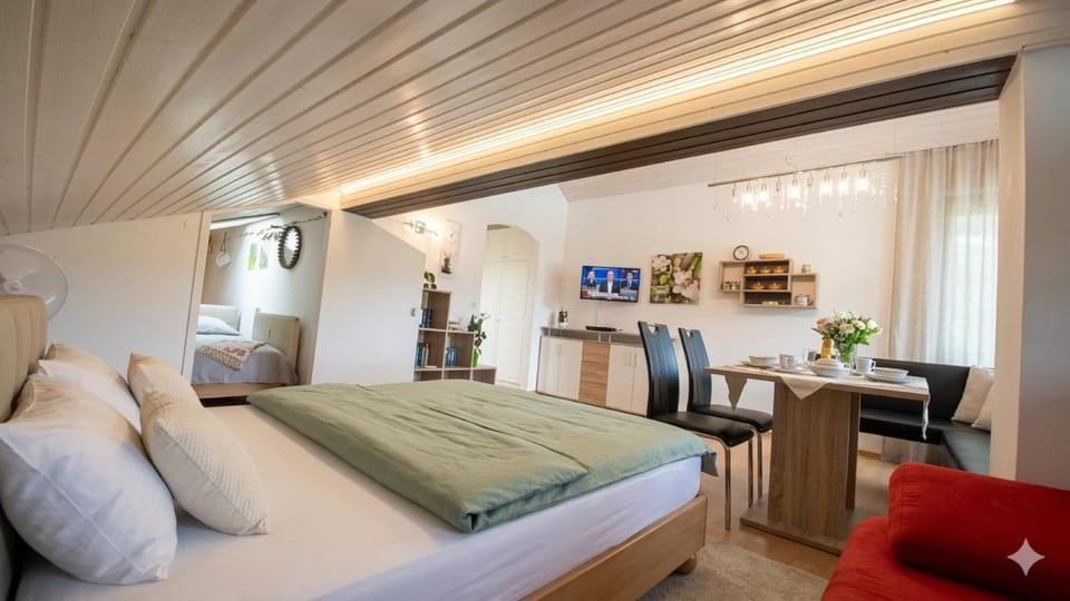 Bed, Living room