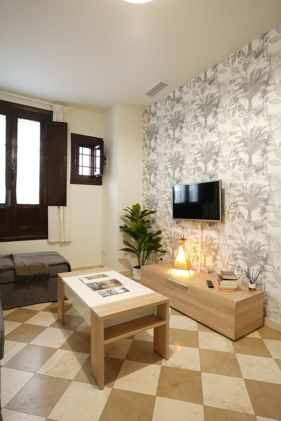 ADANAR-Las Columnas Apartment in Granada