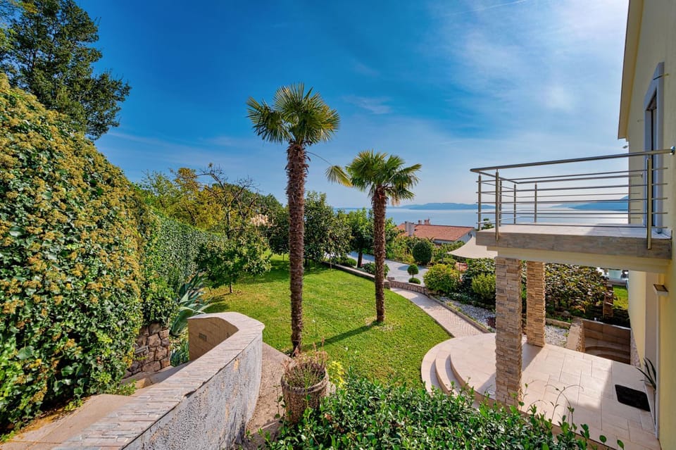 Villa Maelynn Opatija with Heated Pool and Sea View Villa in Rijeka
