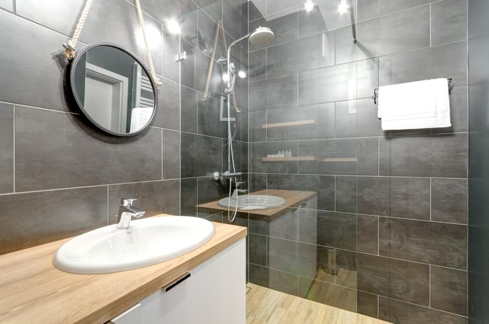 Shower, Bathroom