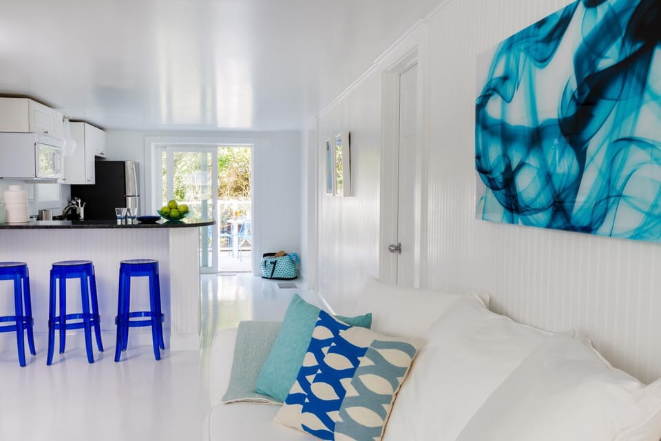 Kitchen or kitchenette, Living room, Seating area