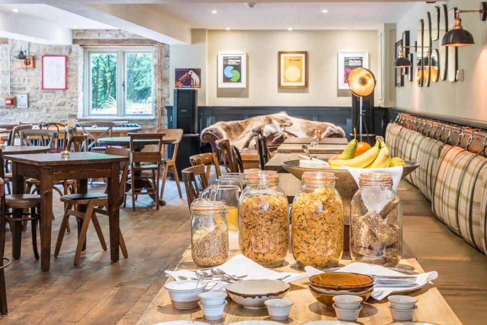 Continental breakfast, Buffet breakfast