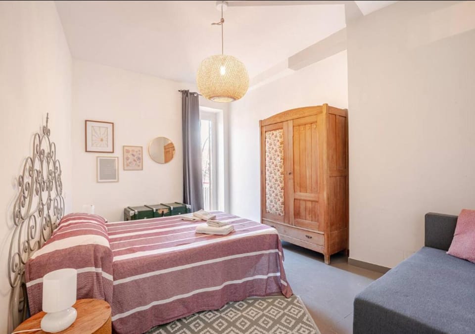Bed, Photo of the whole room, Bedroom, wardrobe