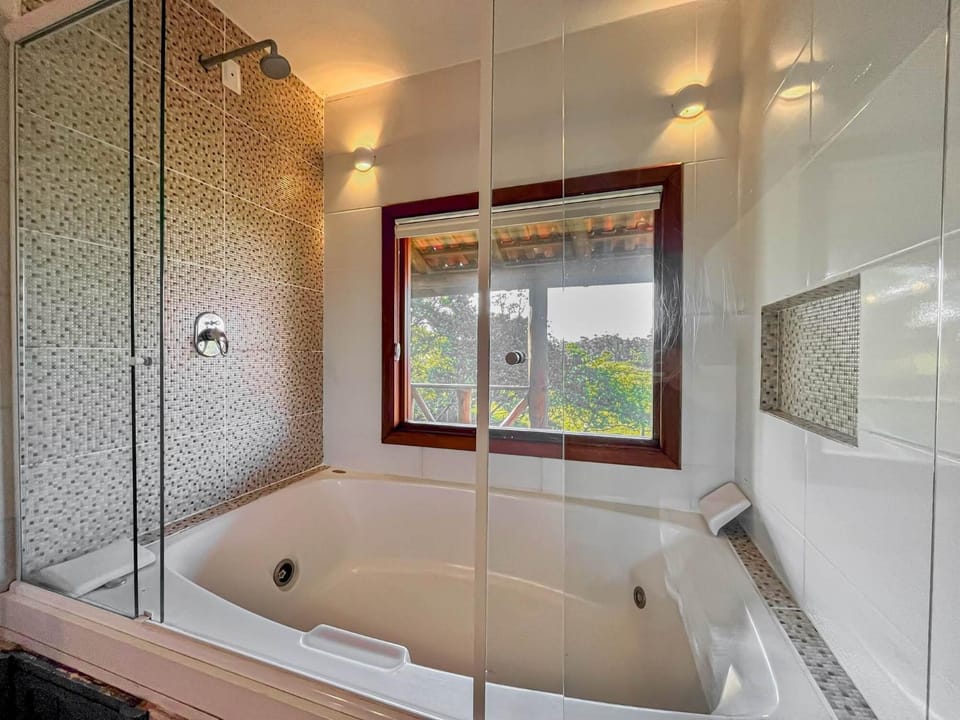 Shower, Natural landscape, Hot Tub, Bathroom, Bath