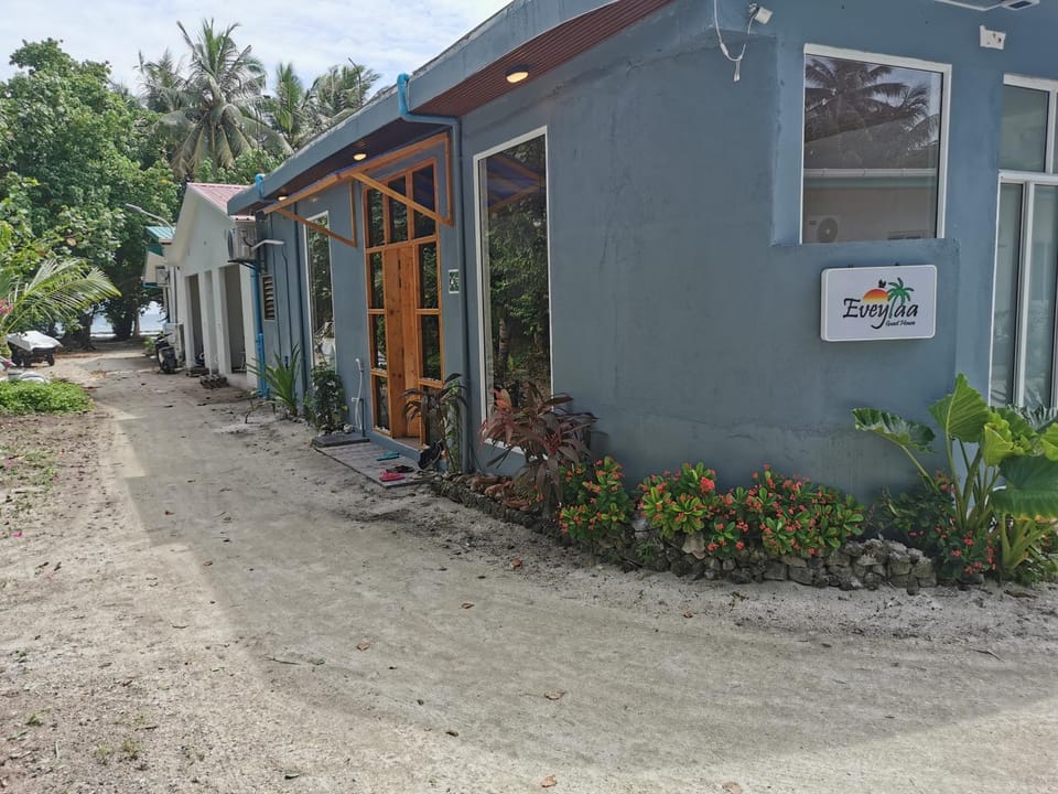Property building, Day, Neighbourhood, Street view