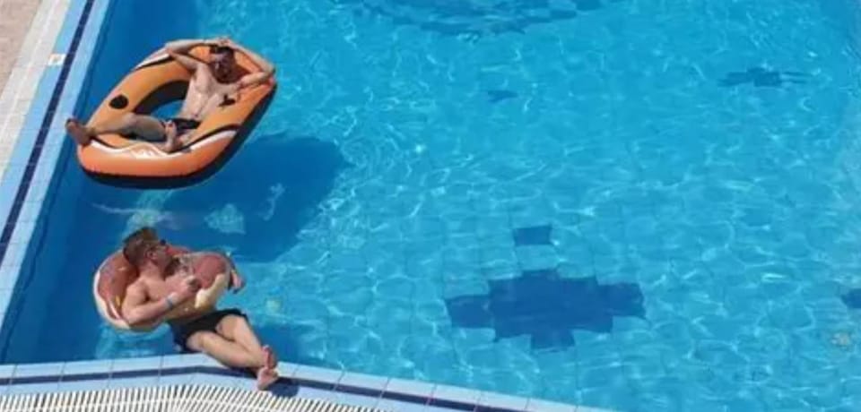Pool view, Swimming pool, group of guests