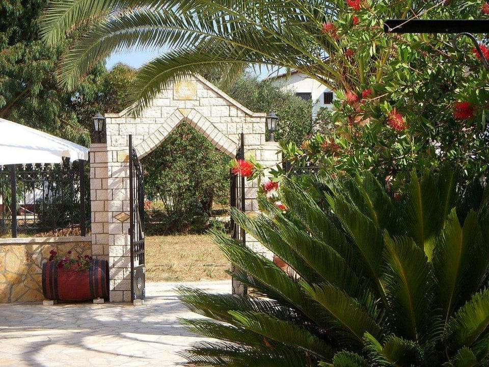 Garden, Garden view