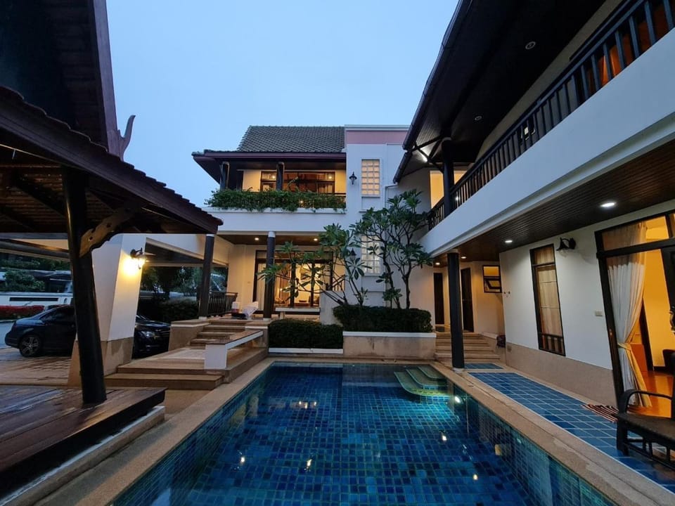 Property building, Pool view