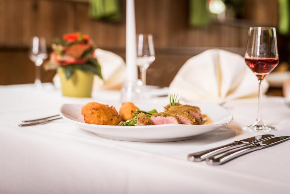 Restaurant/places to eat, Food and drinks
