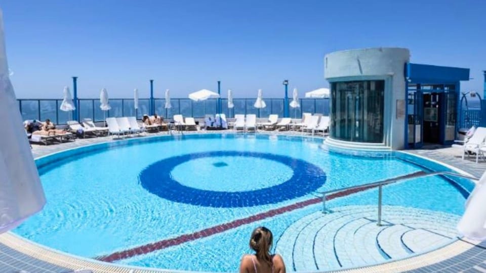 Superb Beachfront Apartments with Shelter by Sea N' Rent Apartment in Tel Aviv-Yafo