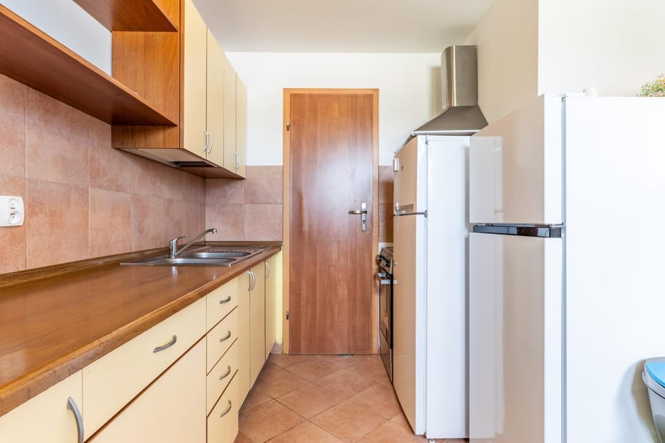 Kitchen or kitchenette, stove
