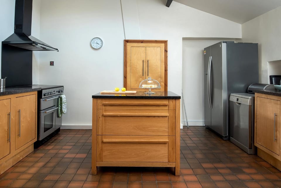 Coffee/tea facilities, Kitchen or kitchenette, Dining area