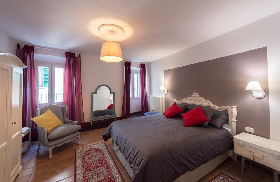 Bed, Photo of the whole room