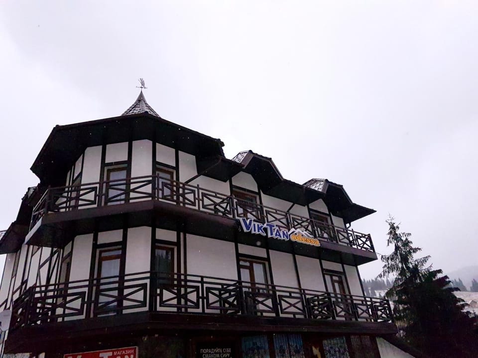 Property building, Facade/entrance, Winter