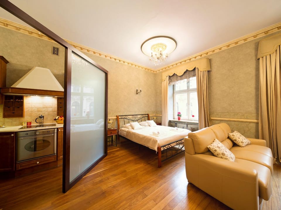 Kitchen or kitchenette, Living room, Seating area