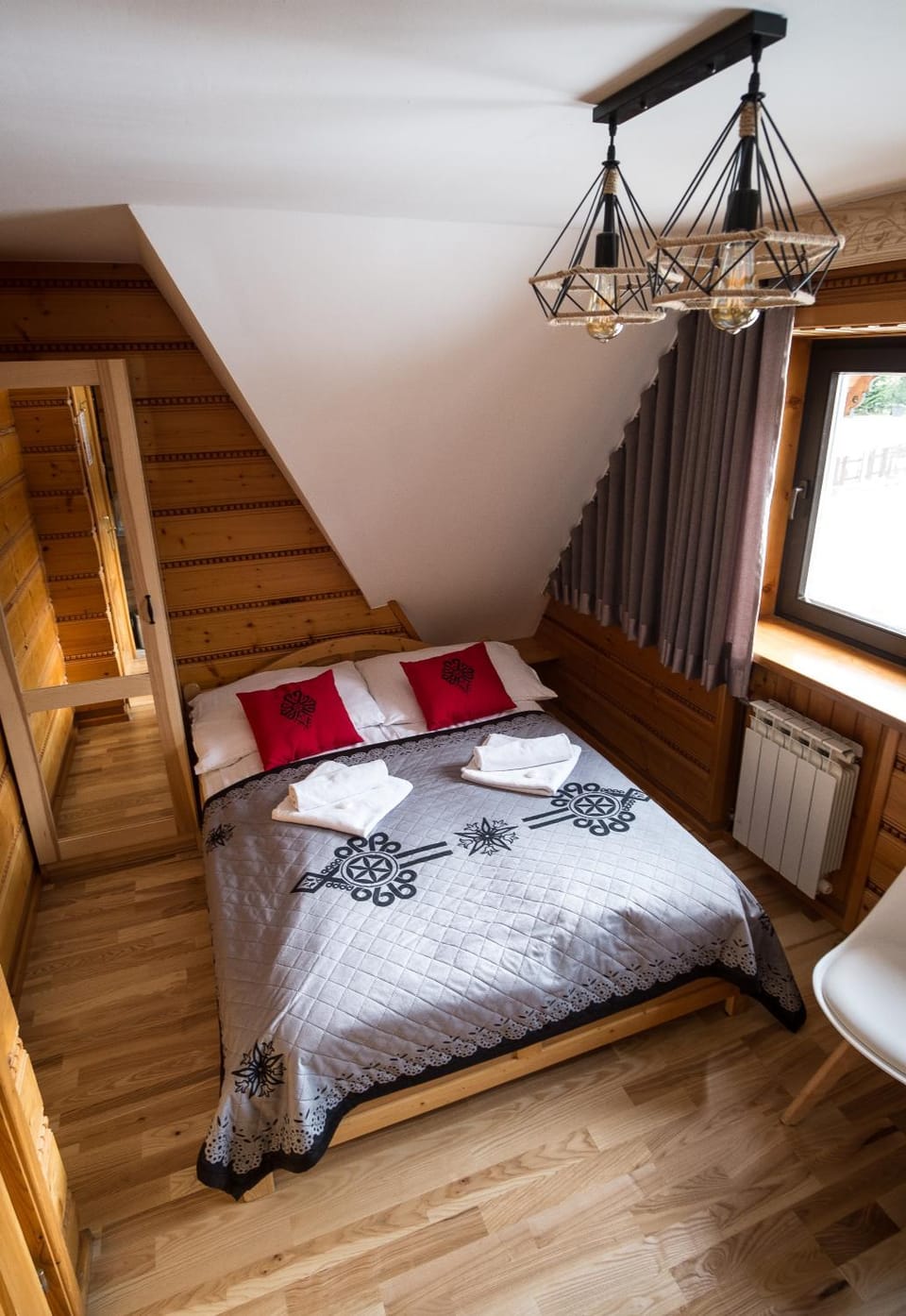 Bed, Photo of the whole room