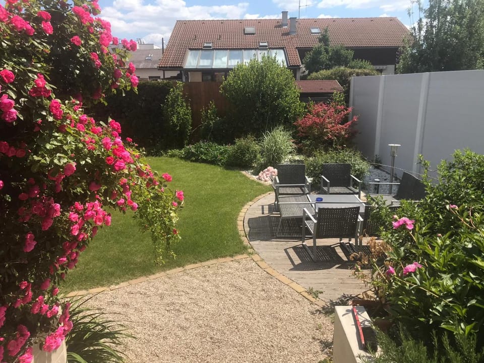 Balcony/Terrace, Garden view