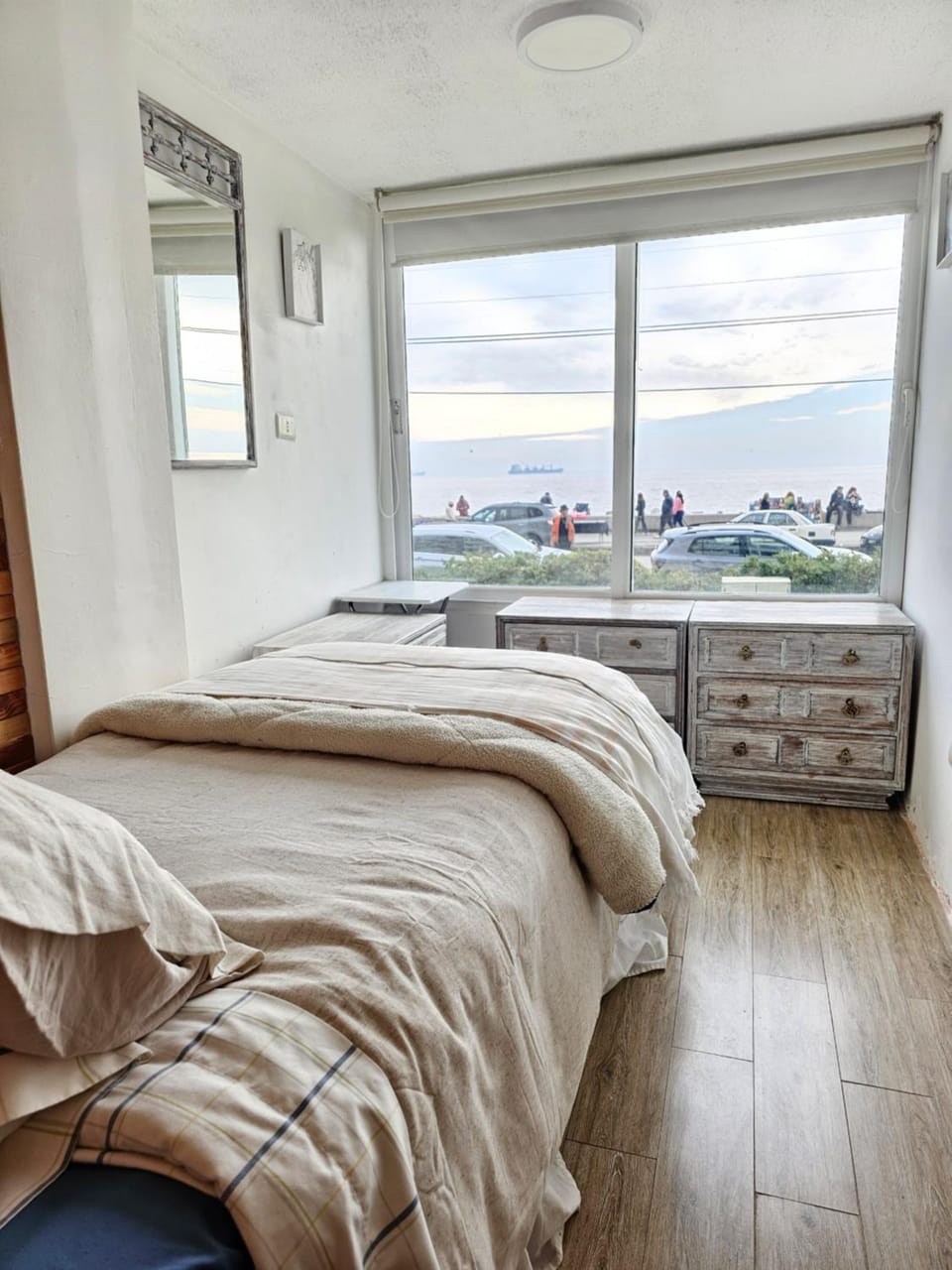 Bed, Natural landscape, Photo of the whole room, Bedroom, Sea view