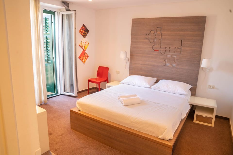 Bed, View (from property/room), Photo of the whole room, Bedroom, towels