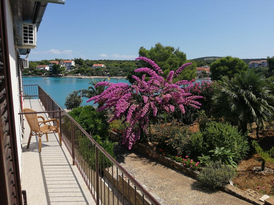 View (from property/room), Balcony/Terrace