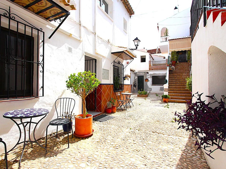 Property building, Facade/entrance, Street view