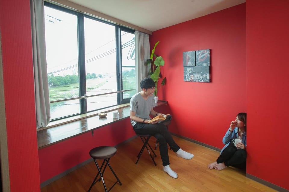 Photo of the whole room, Guests, River view, group of guests