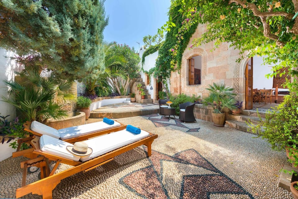 Patio, Facade/entrance, Balcony/Terrace