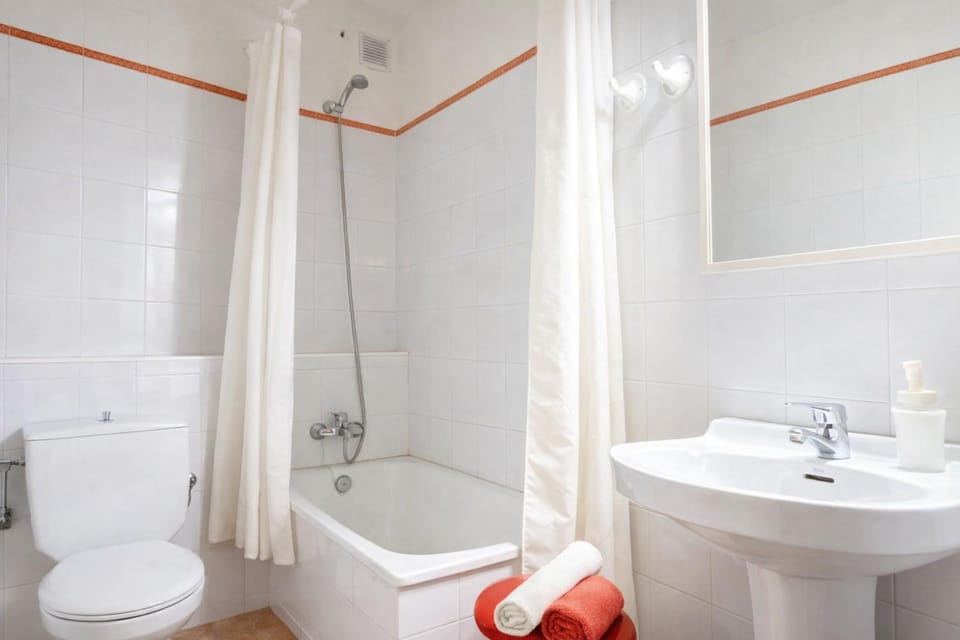 Bathroom, Bath