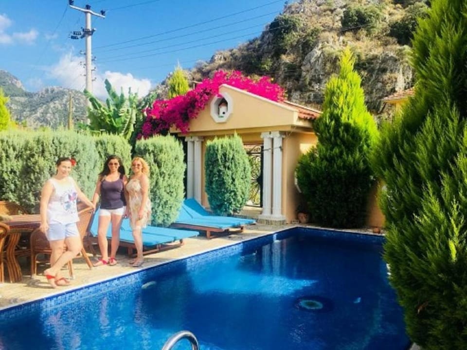 Mountain view, Pool view