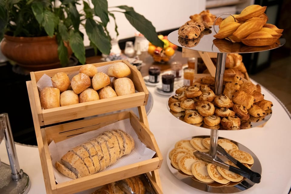 Food and drinks, Food, Breakfast, Continental breakfast, Buffet breakfast, Lunch