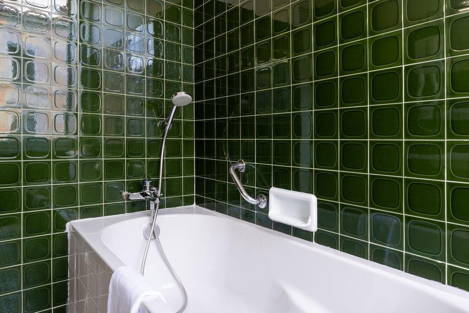 Bathroom, Bath