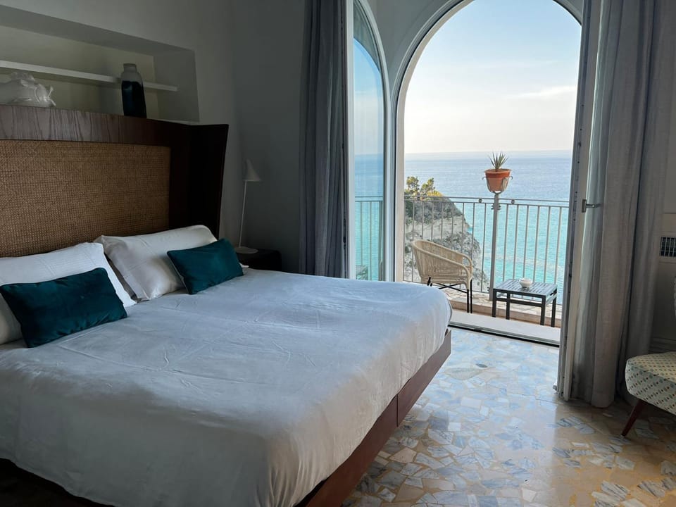 Balcony/Terrace, Landmark view, Sea view
