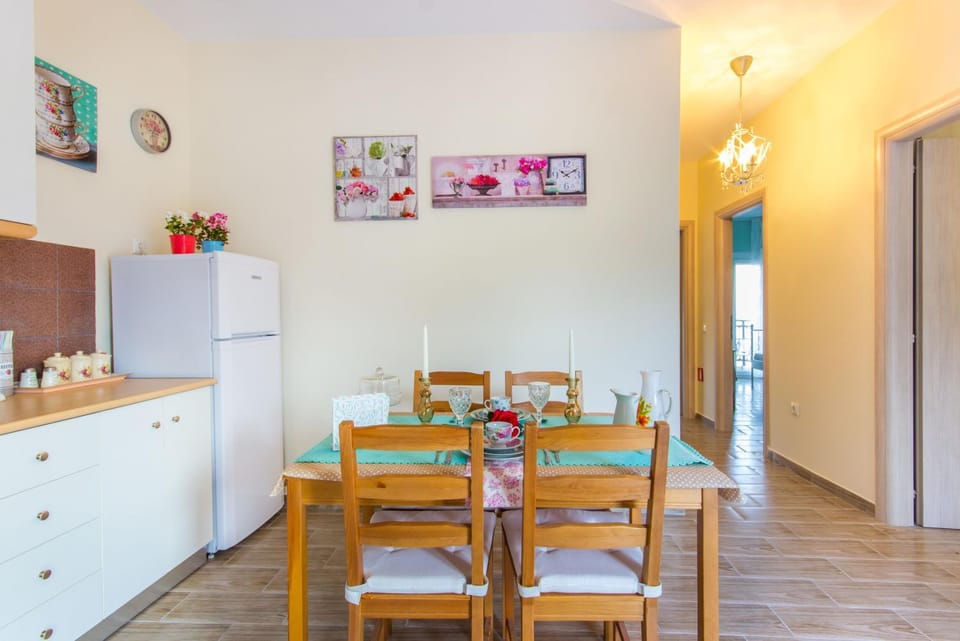 Vintage Place Apartment in Limenaria