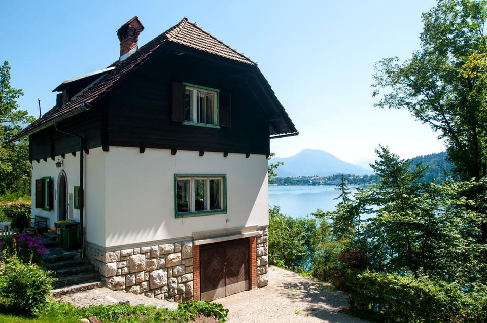 Property building, Garden view, Lake view