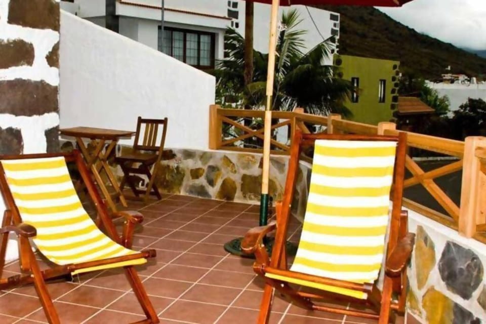 Casa Rural de 1945 Dos Plantas Patio Y Barbacoa Country House in El Hierro