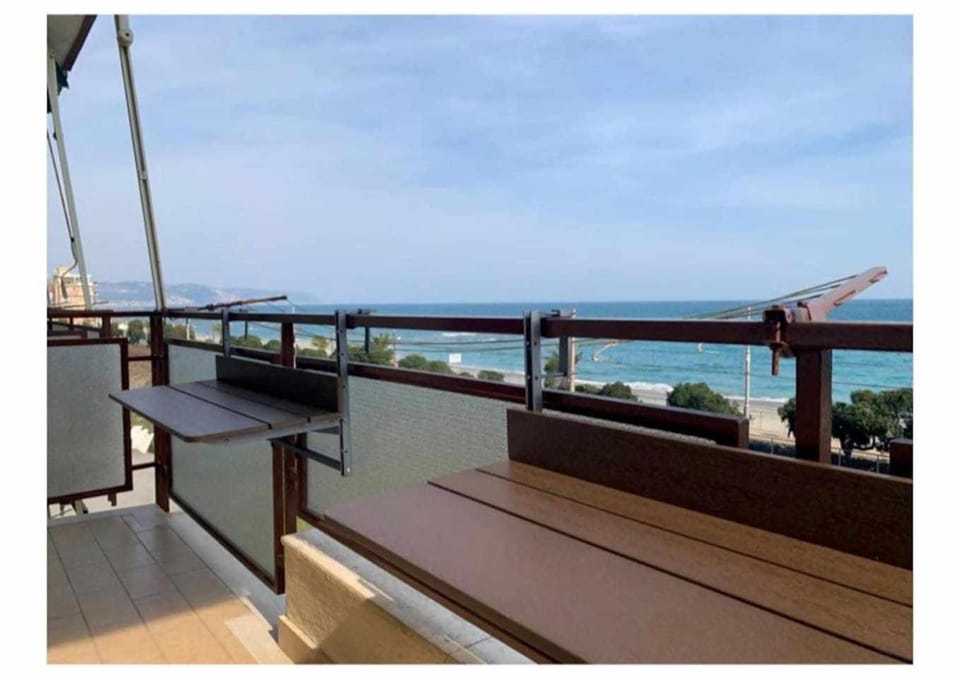 Casa Isa a 30 metri dalla spiaggia Apartment in Liguria