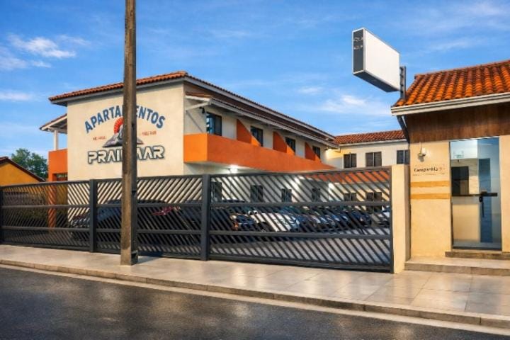 Apartamentos PraiaMar Bed and Breakfast in State of São Paulo