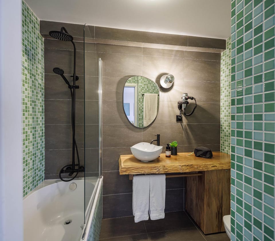 Shower, Bathroom, Bath, heating
