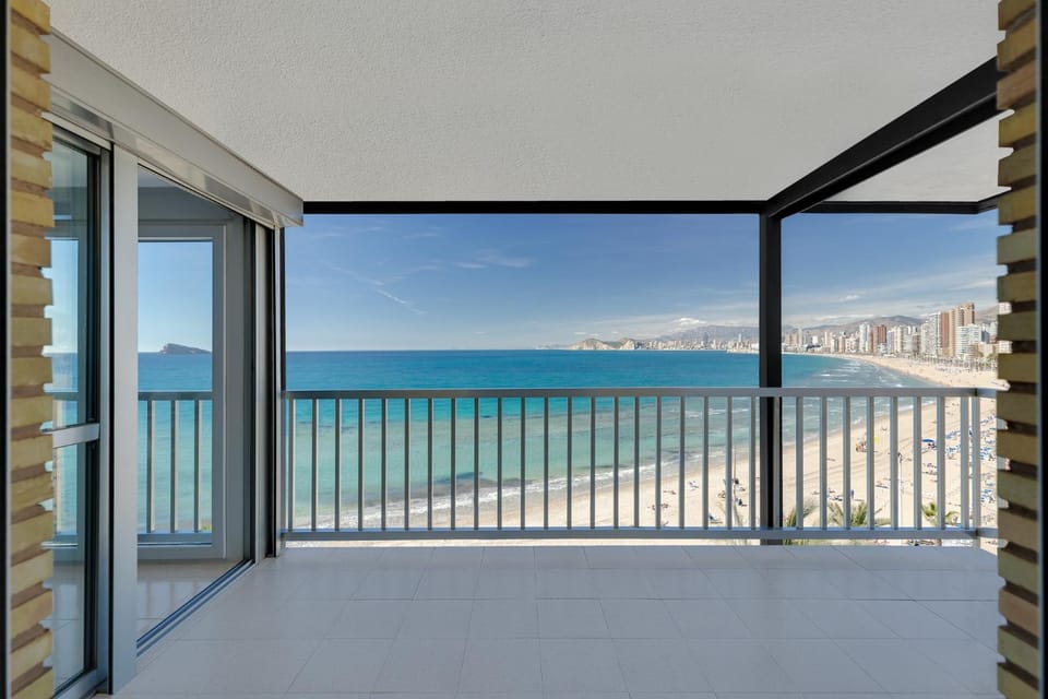 Levante Sunset Front line apartment Almadraba Apartment in Benidorm