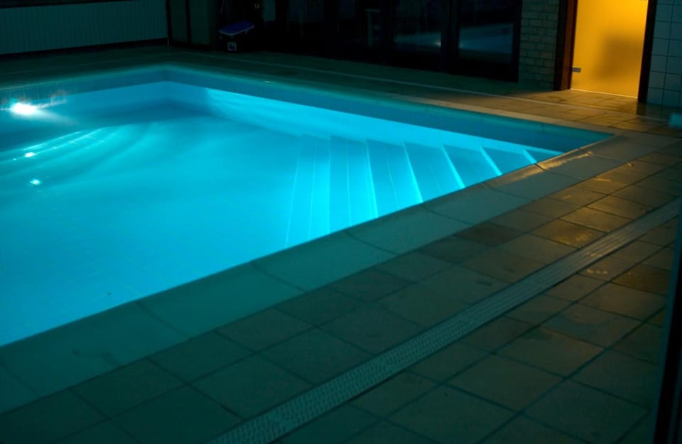 Swimming pool, Swimming pool