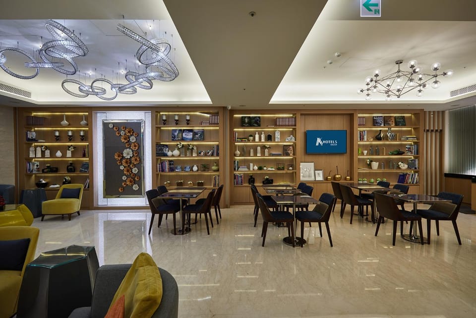 Communal lounge/ TV room