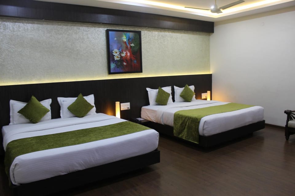 Property logo or sign, Activities, Other, Floor plan, Area and facilities, Meals, Seasons, group of guests, Certificate/Award