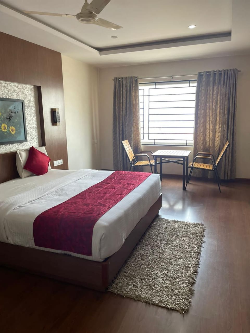 Bed, Seating area