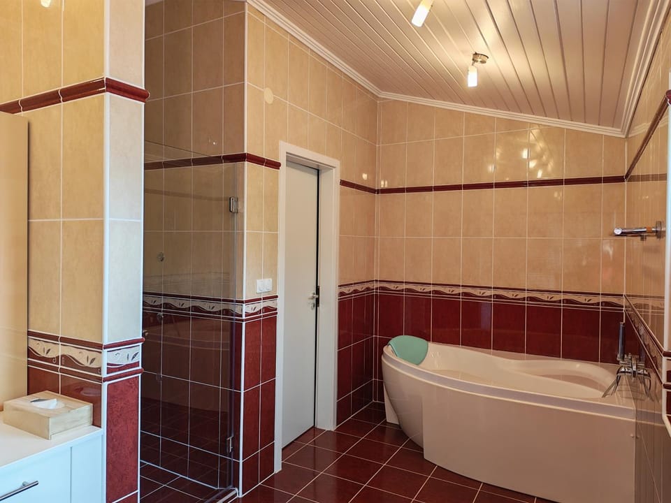 Bathroom, Bath