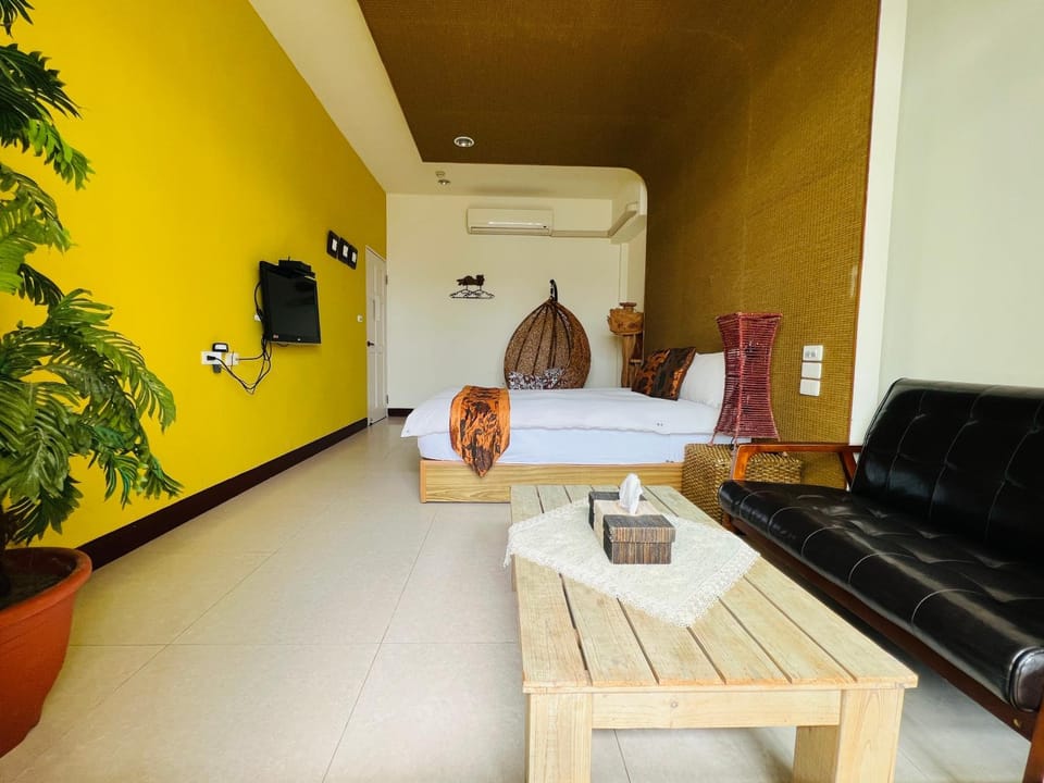 TV and multimedia, Seating area