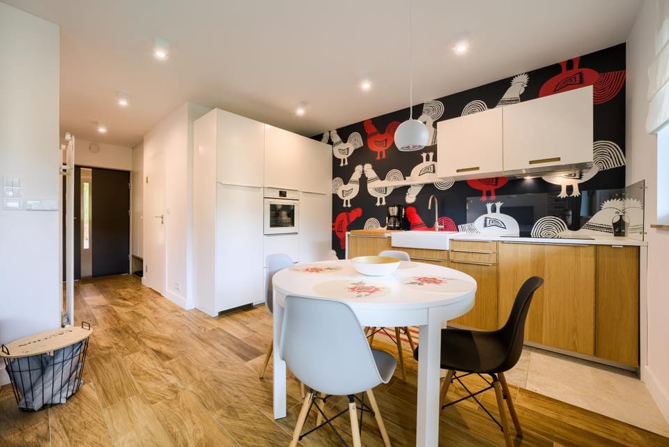 Kitchen or kitchenette, Seating area, Dining area